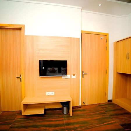 Hotel Diamond View Амритсар Екстериор снимка
