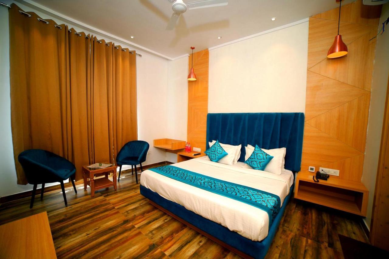 Hotel Diamond View Амритсар Екстериор снимка