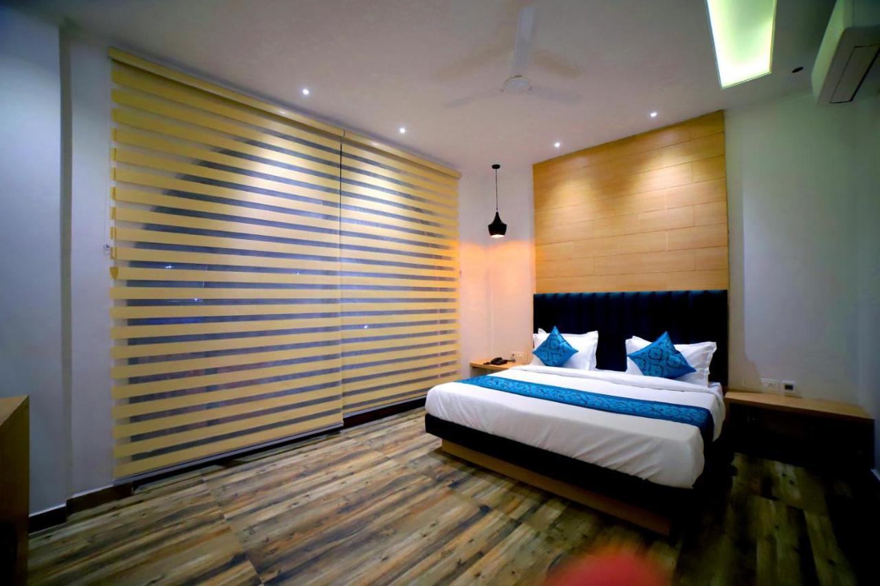Hotel Diamond View Амритсар Екстериор снимка
